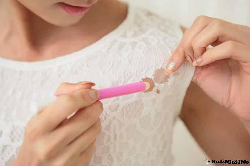 Cómo Quitar Manchas de Maquillaje en la Ropa: Guía Detallada