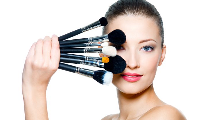 Descubre el Uso Correcto y Beneficios del Fijador de Maquillaje