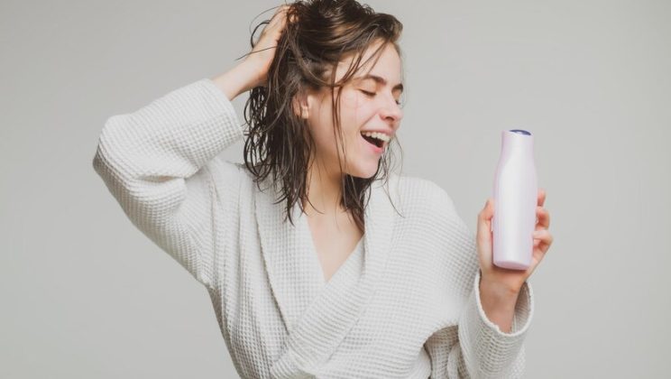 Shampoo Anti Ketombe Terbaik: Tips Perawatan Rambut